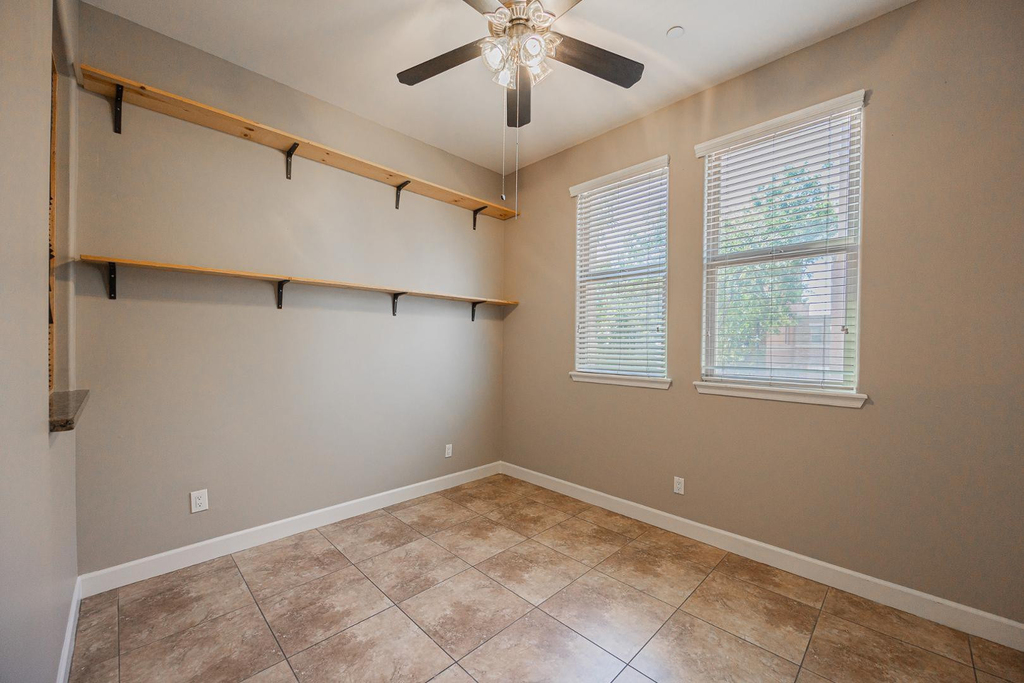 563 W 6th Street - Photo 17
