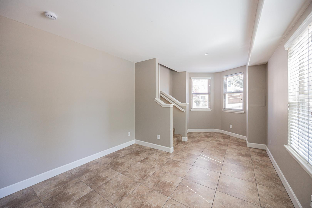563 W 6th Street - Photo 9