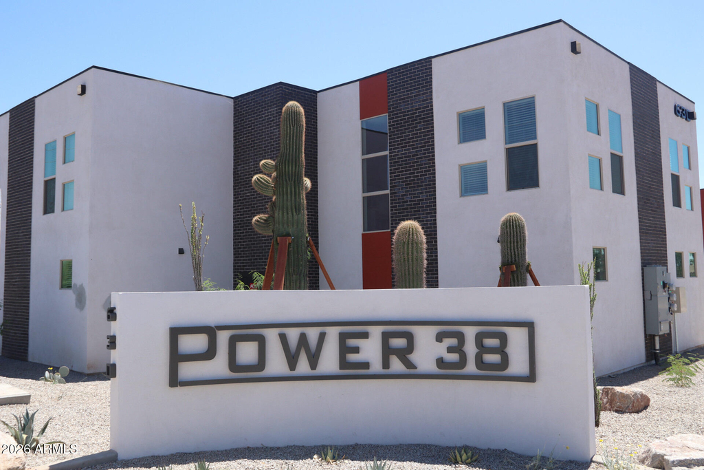 630 N Power - Photo 1