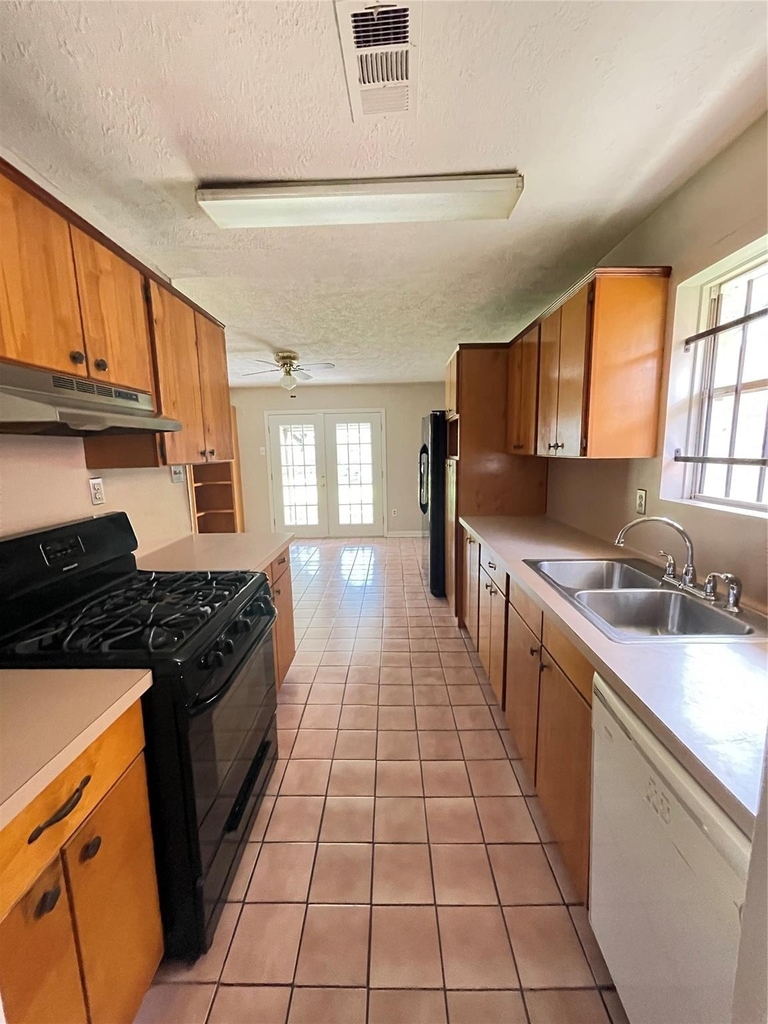 1212 Avenue M - Photo 8