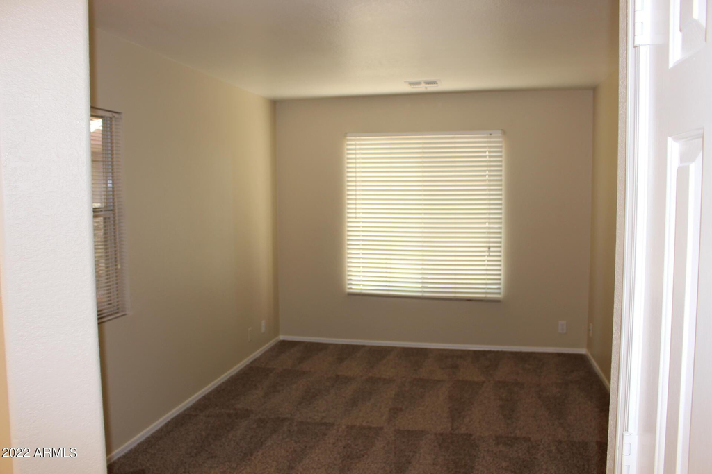 807 W Kesler Lane - Photo 1