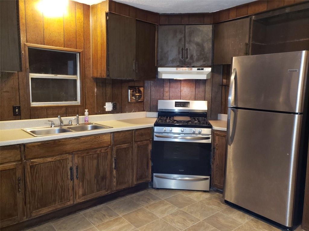 12126 Lynda Drive - Photo 2