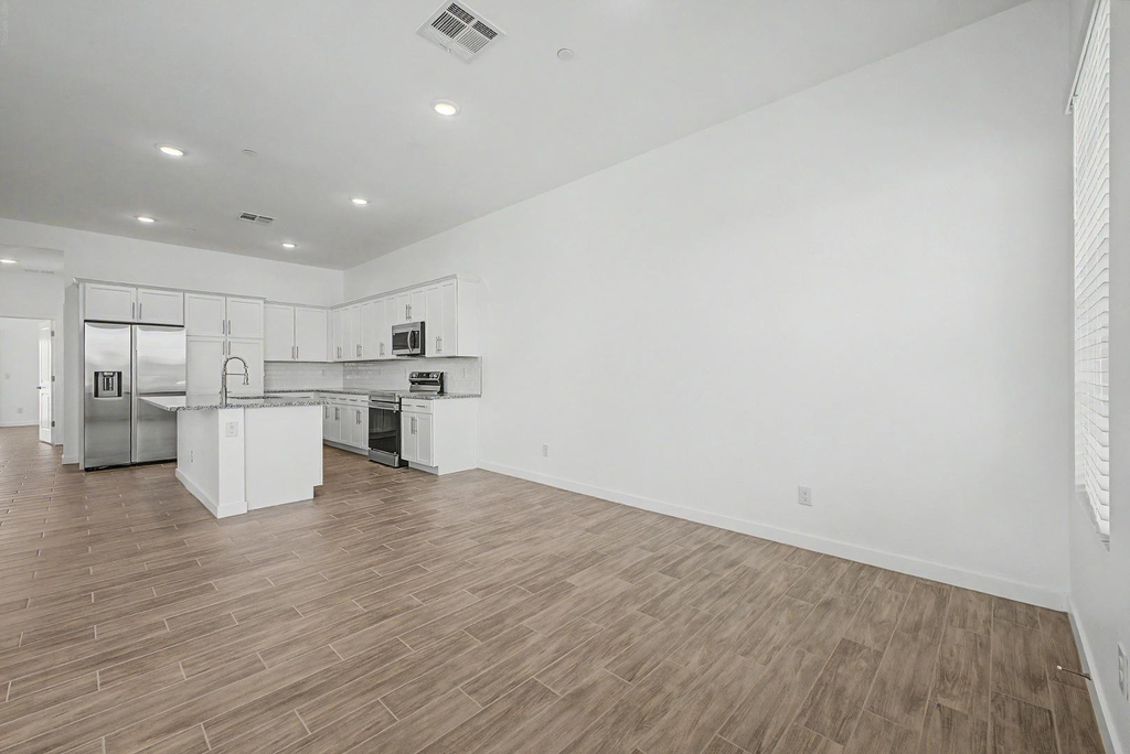8232 E University Drive - Photo 4