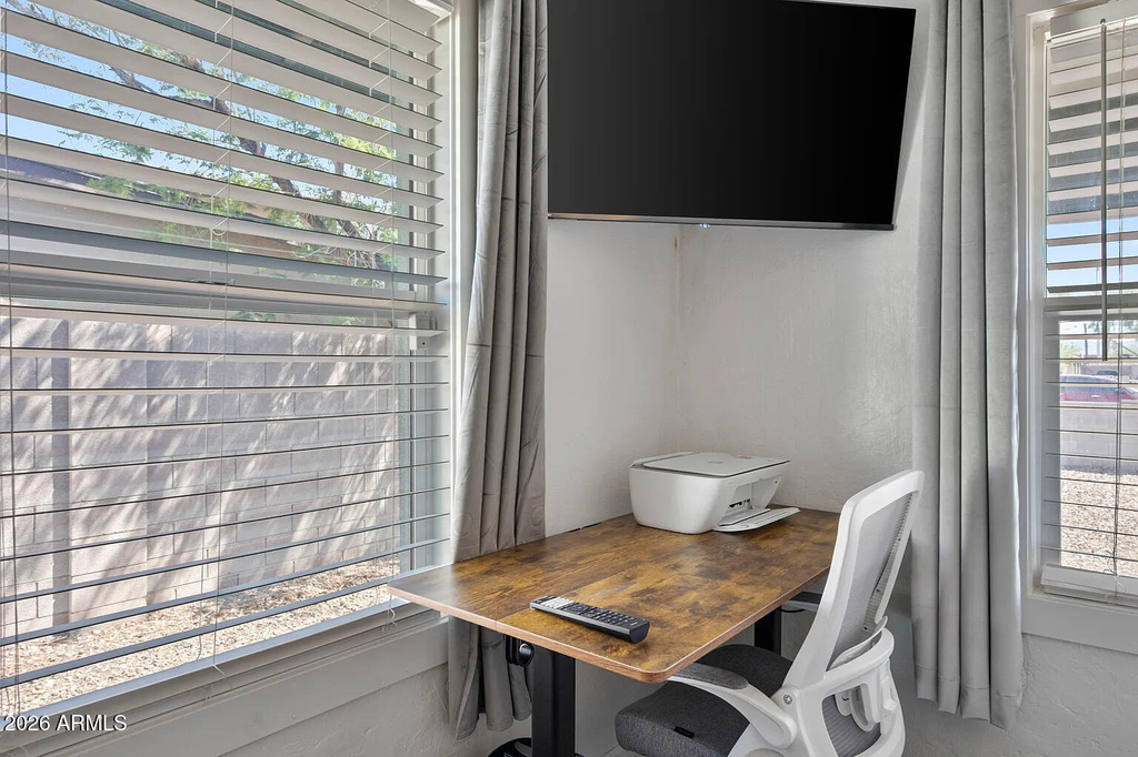 1632 E Adams Street - Photo 7