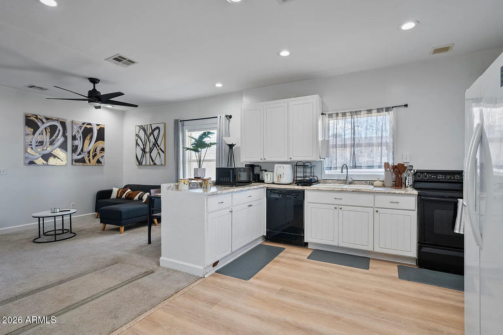 1632 E Adams Street - Photo 2