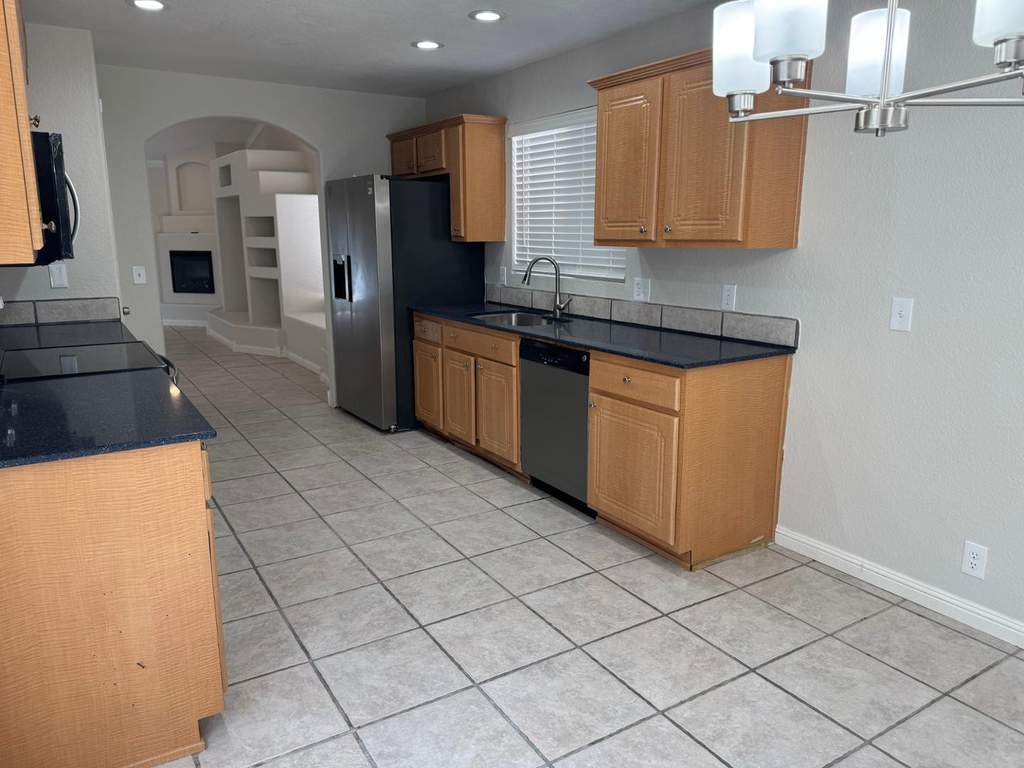 8565 W Tuckey - Photo 2