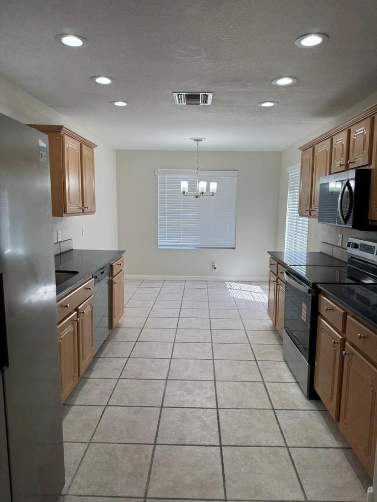 8565 W Tuckey - Photo 1