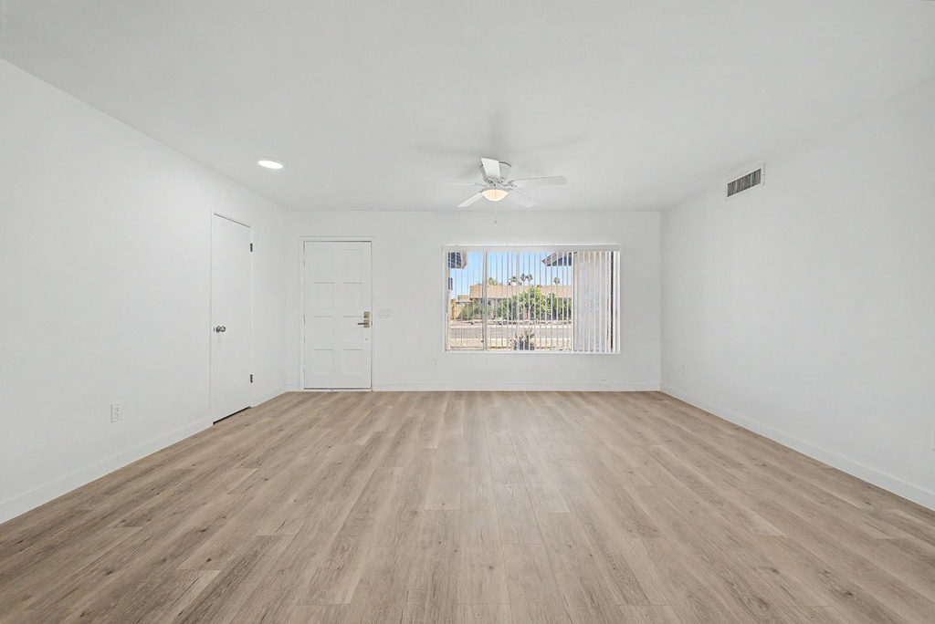 935 W Santa Cruz Drive - Photo 6