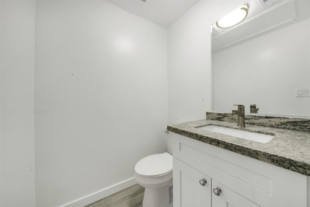129 E 31st 1/2 Street - Photo 18
