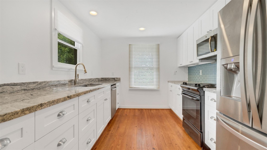 129 E 31st 1/2 Street - Photo 6