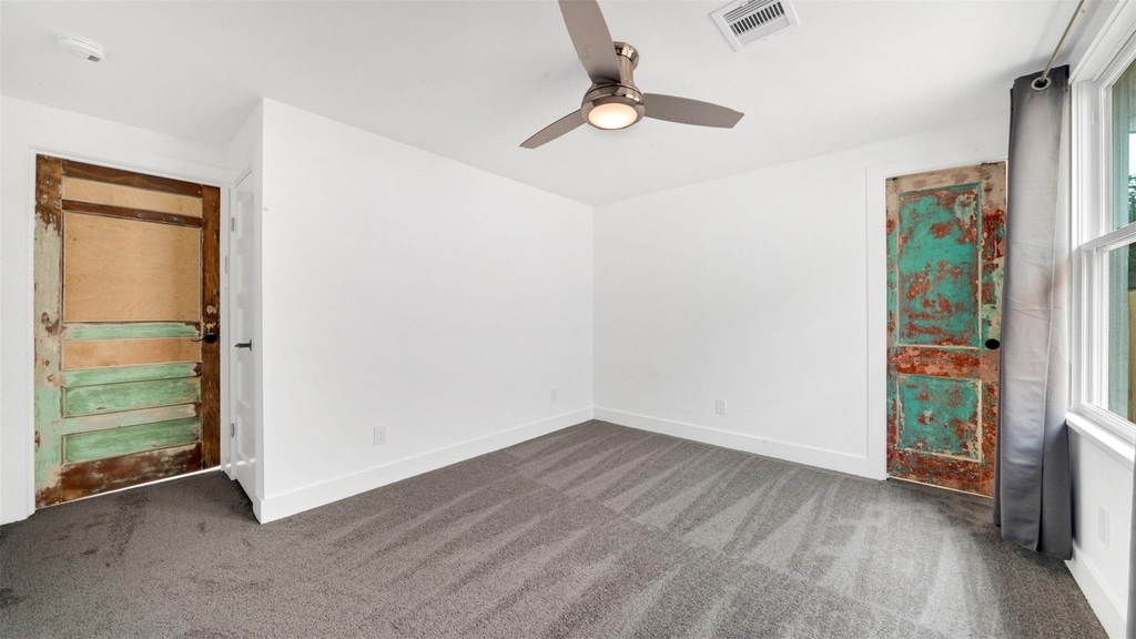 129 E 31st 1/2 Street - Photo 15