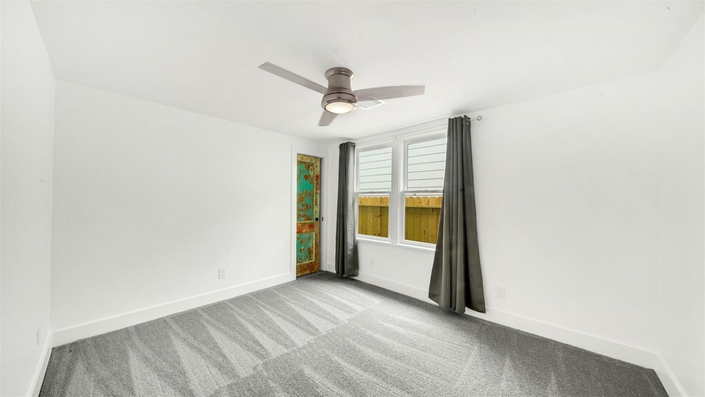 129 E 31st 1/2 Street - Photo 12