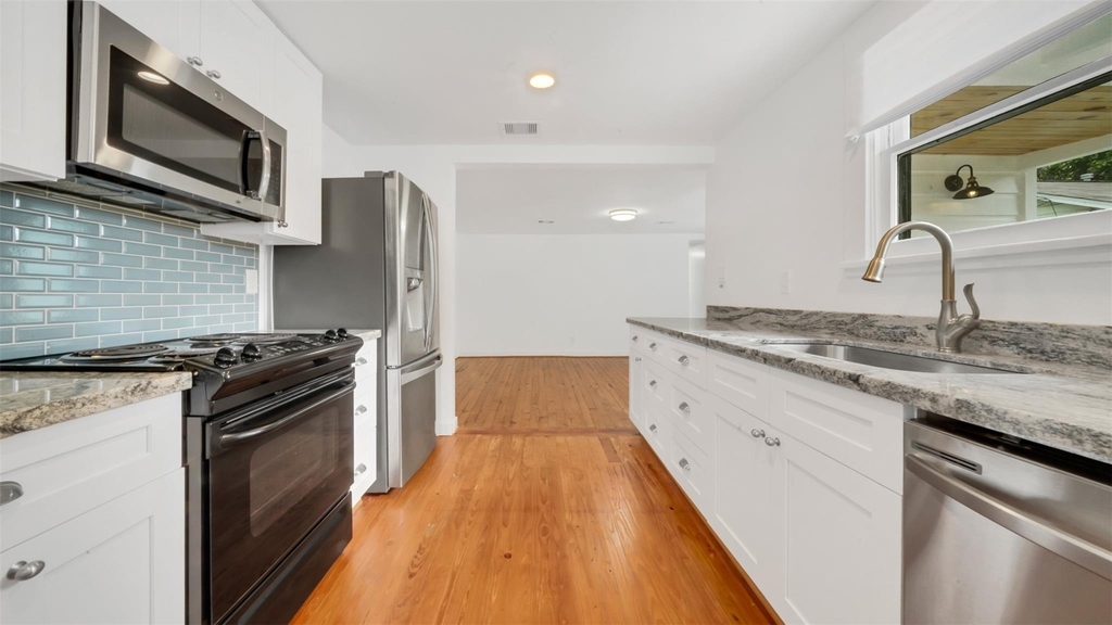 129 E 31st 1/2 Street - Photo 0
