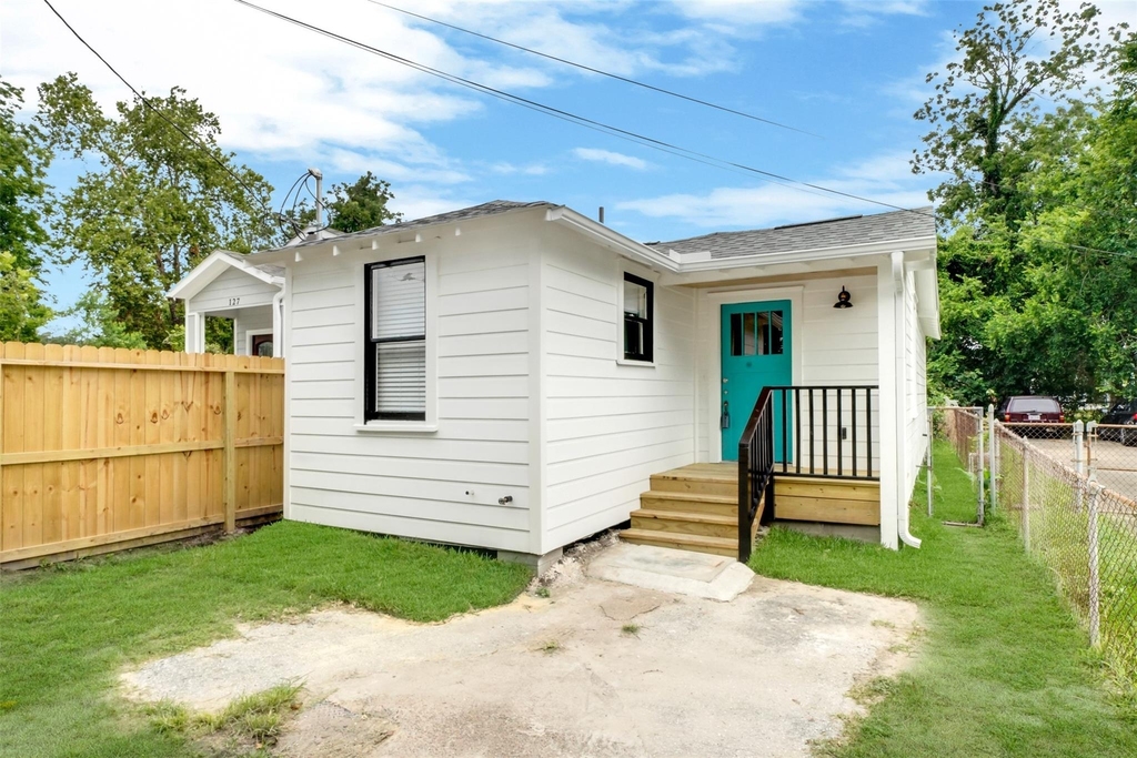 129 E 31st 1/2 Street - Photo 1