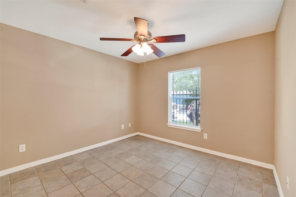 2804 Chenevert Street - Photo 5