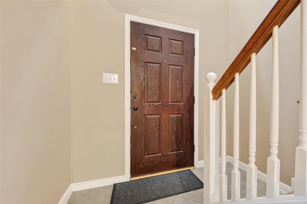 2804 Chenevert Street - Photo 2