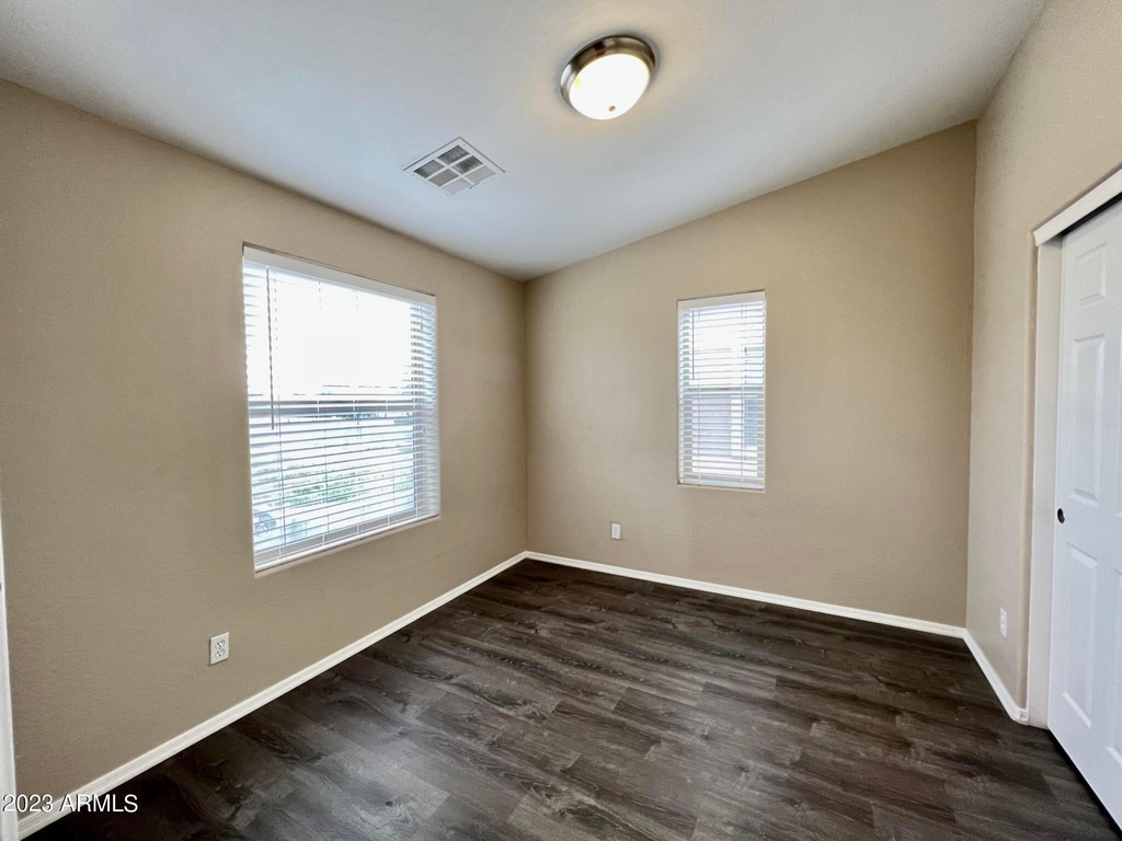 5911 S 35th Place - Photo 6