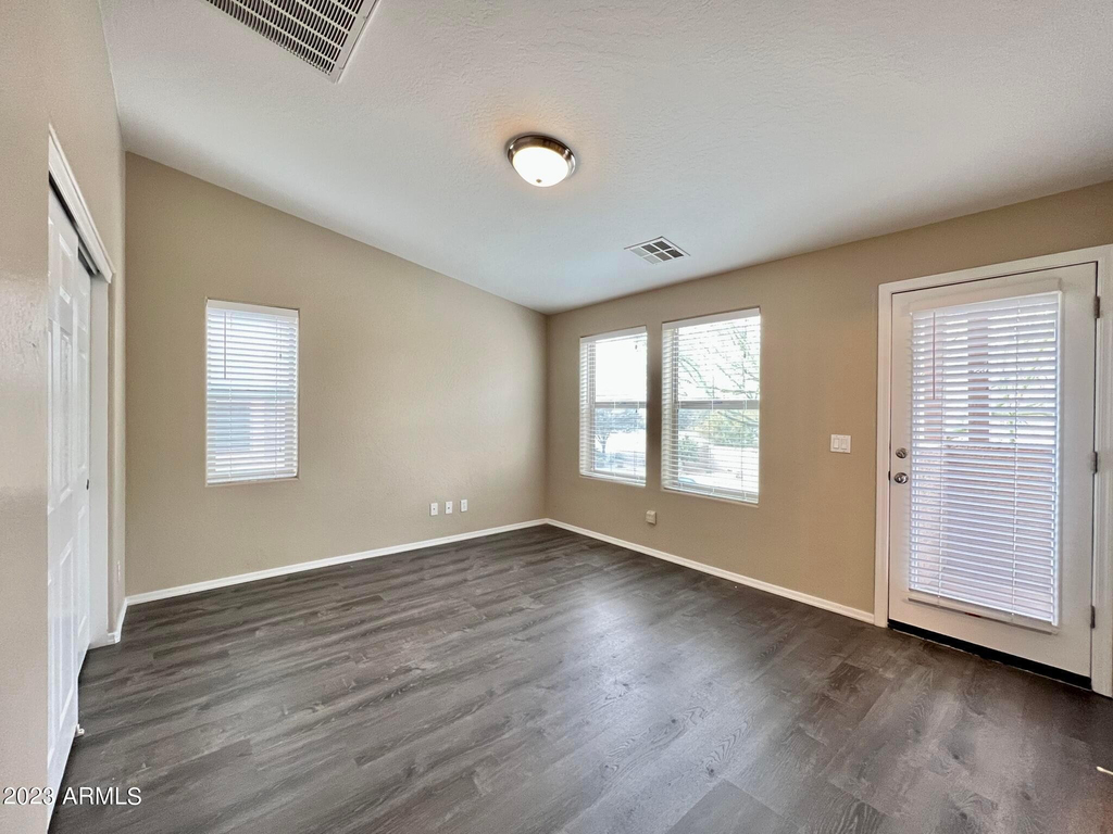 5911 S 35th Place - Photo 11