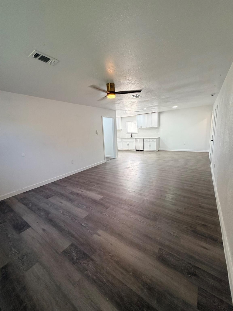 2426 Dupont Street - Photo 4