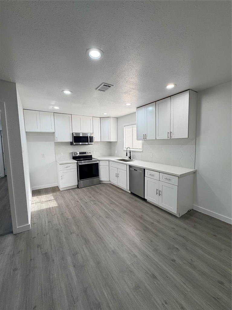 2426 Dupont Street - Photo 3