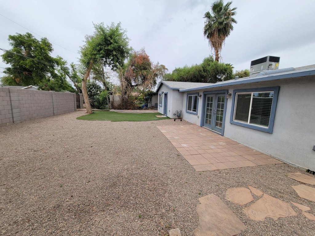 535 W 15th Street - Photo 14