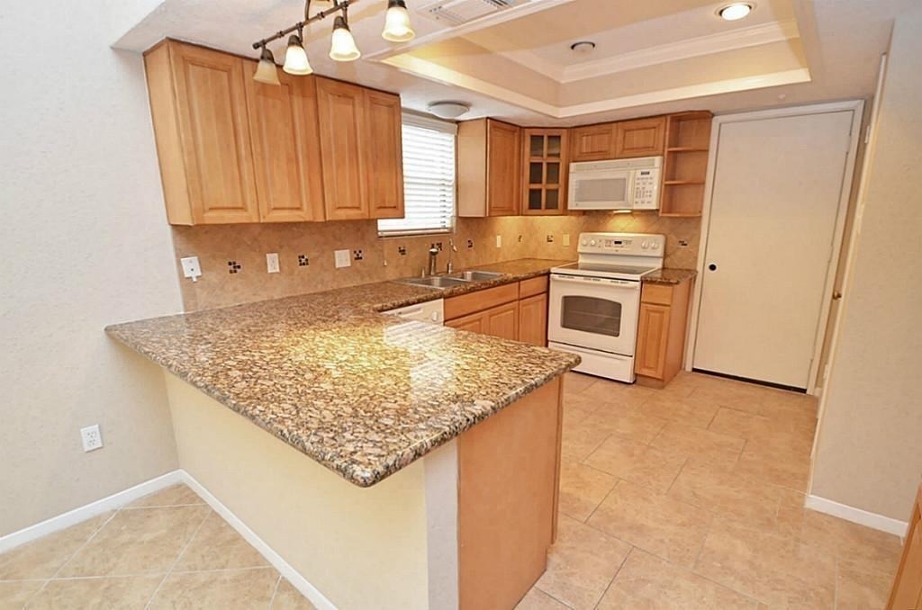 3130 Frontier Drive - Photo 5