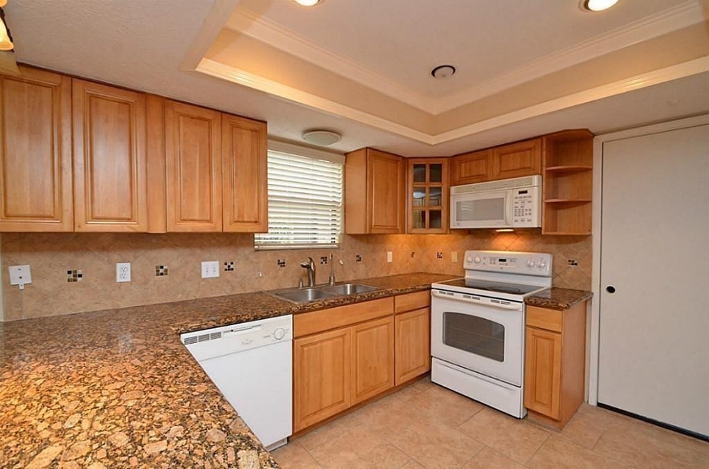 3130 Frontier Drive - Photo 6