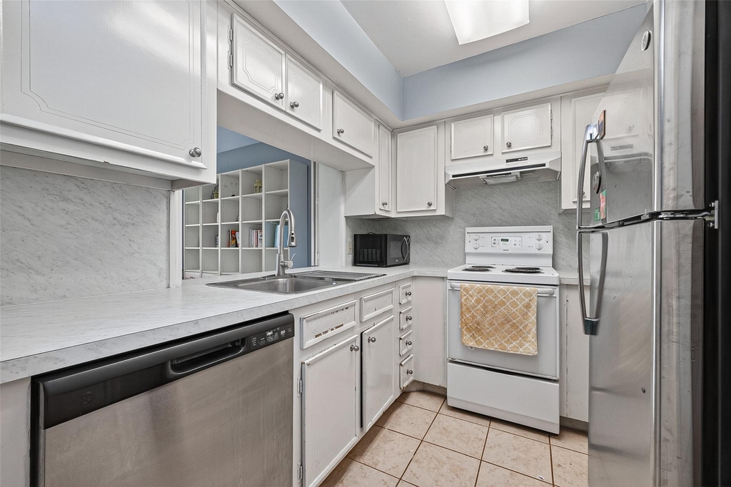 6470 Bayou Glen Road - Photo 7