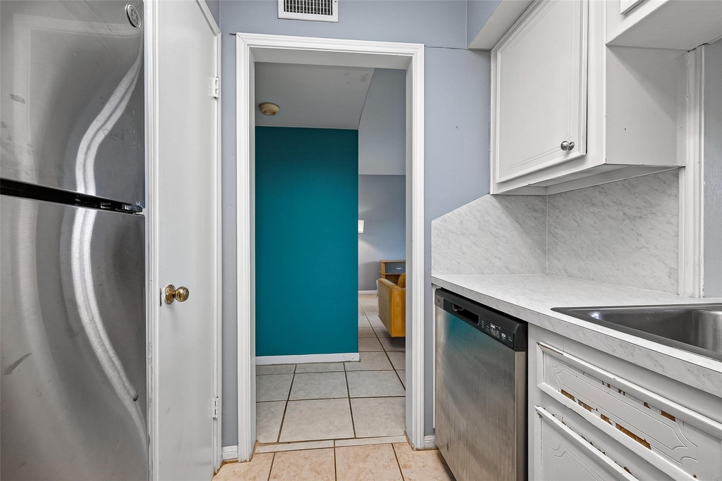 6470 Bayou Glen Road - Photo 9