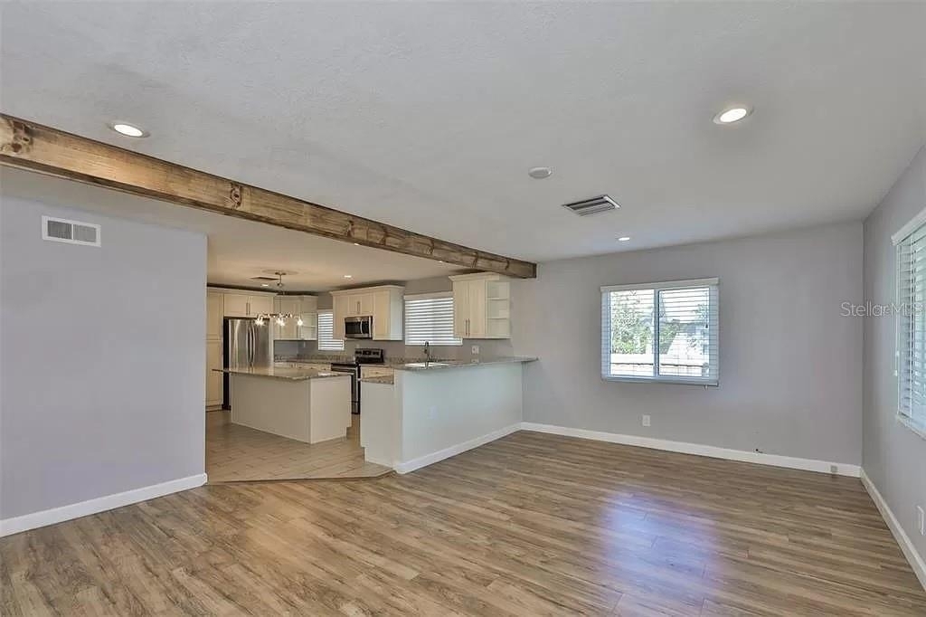 3219 W Leroy Street - Photo 2