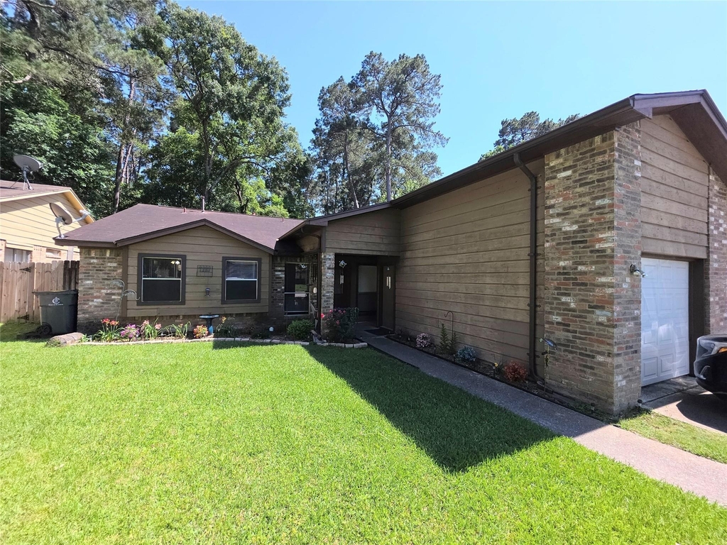 1614 Hazelwood Street - Photo 0