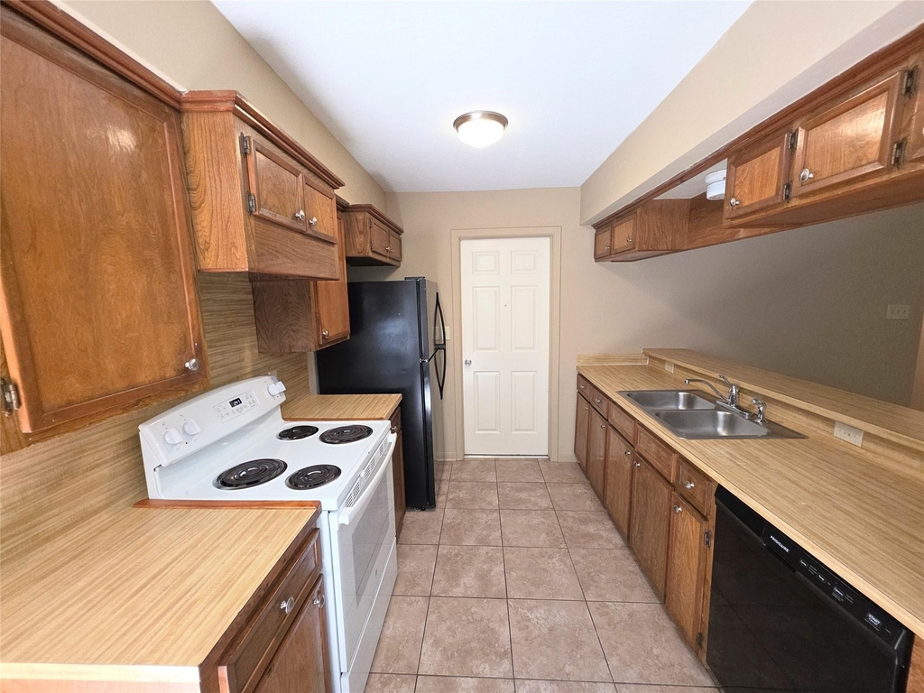 1614 Hazelwood Street - Photo 4