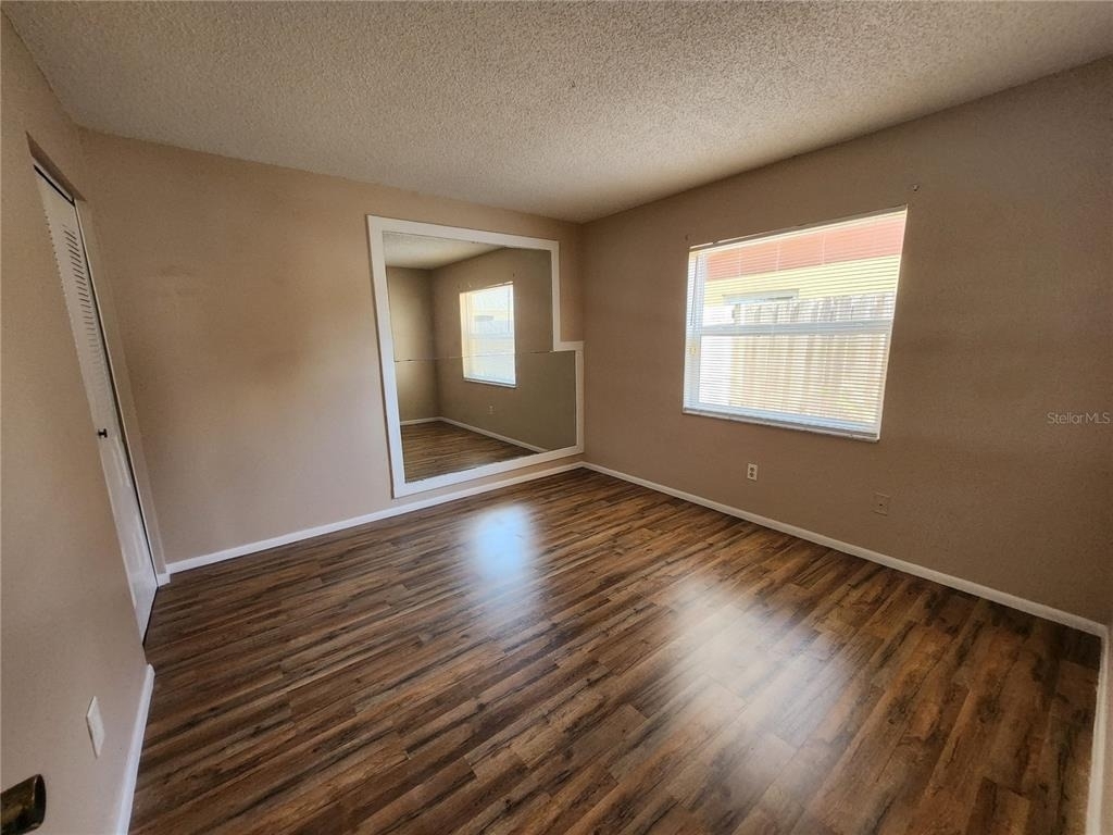 905 Old Field Drive - Photo 5