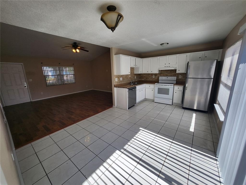 905 Old Field Drive - Photo 3