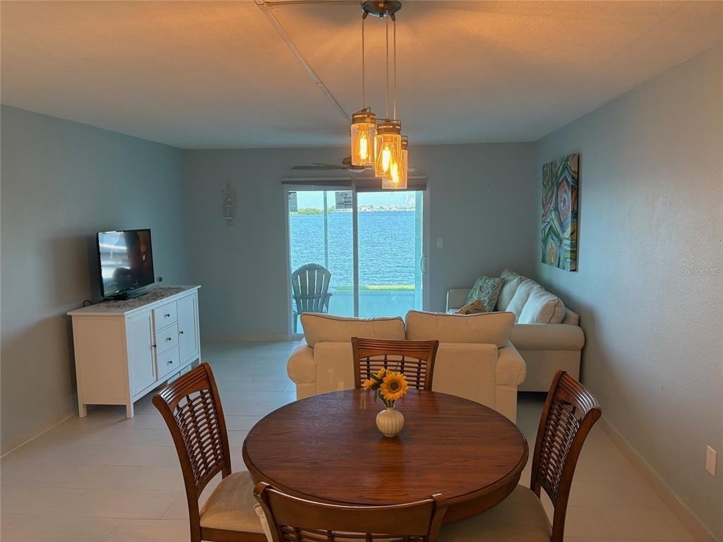 464 Paula Drive N - Photo 15
