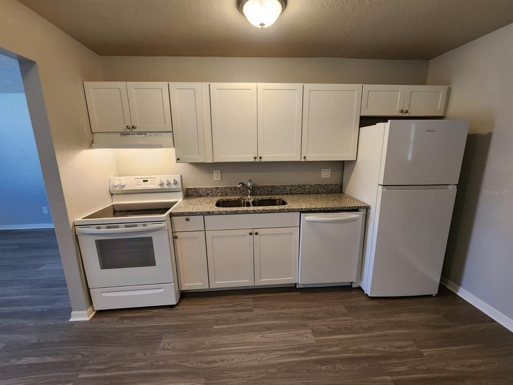 9530 Lynn Lane - Photo 3