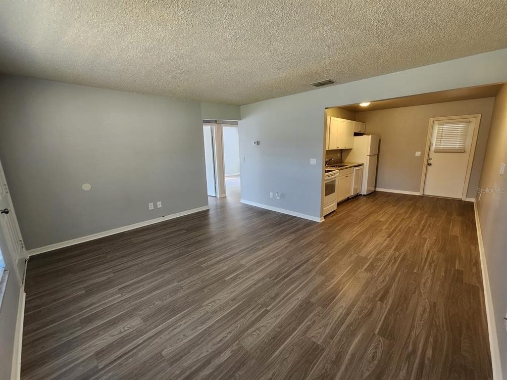 9530 Lynn Lane - Photo 2