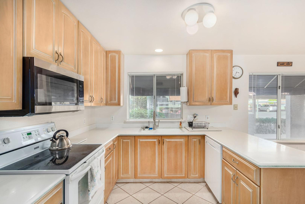 220 N 22nd Place - Photo 19