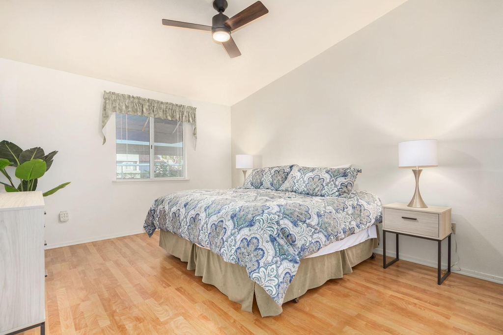 220 N 22nd Place - Photo 11