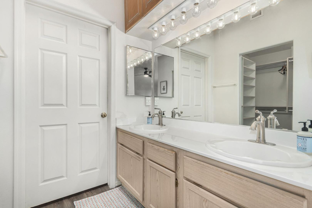 220 N 22nd Place - Photo 15
