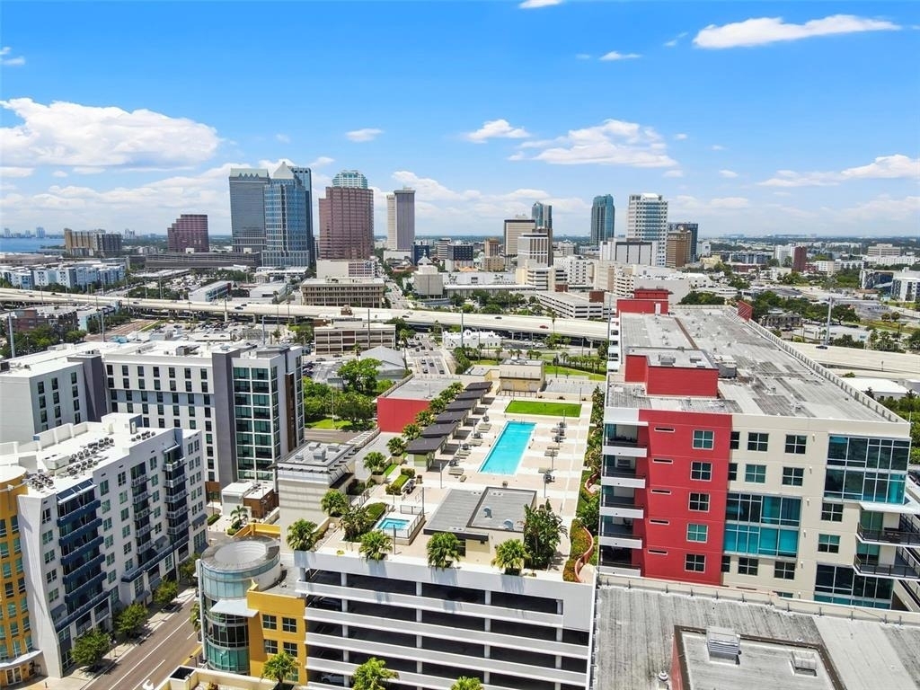 1208 E Kennedy Boulevard - Photo 1