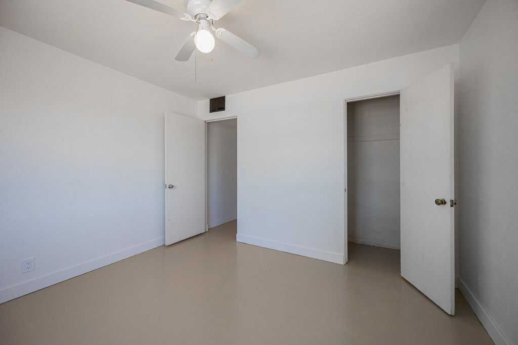 2449 E Fairmount Avenue - Photo 19