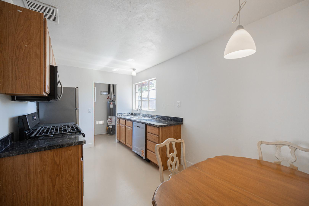 2449 E Fairmount Avenue - Photo 6