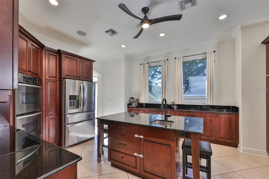 602 Saxony Boulevard - Photo 9