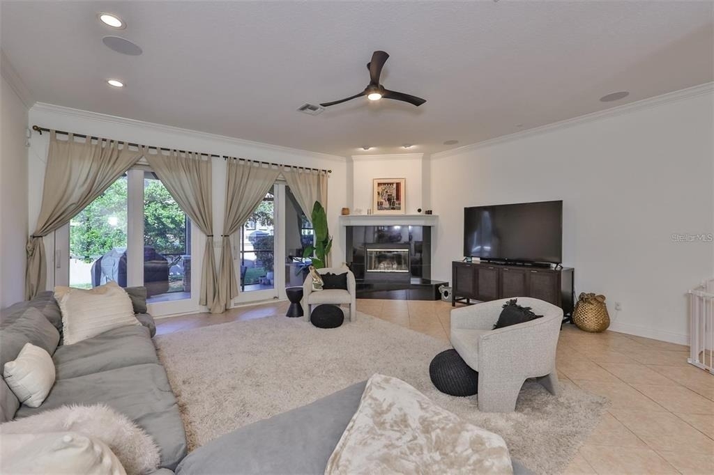 602 Saxony Boulevard - Photo 4