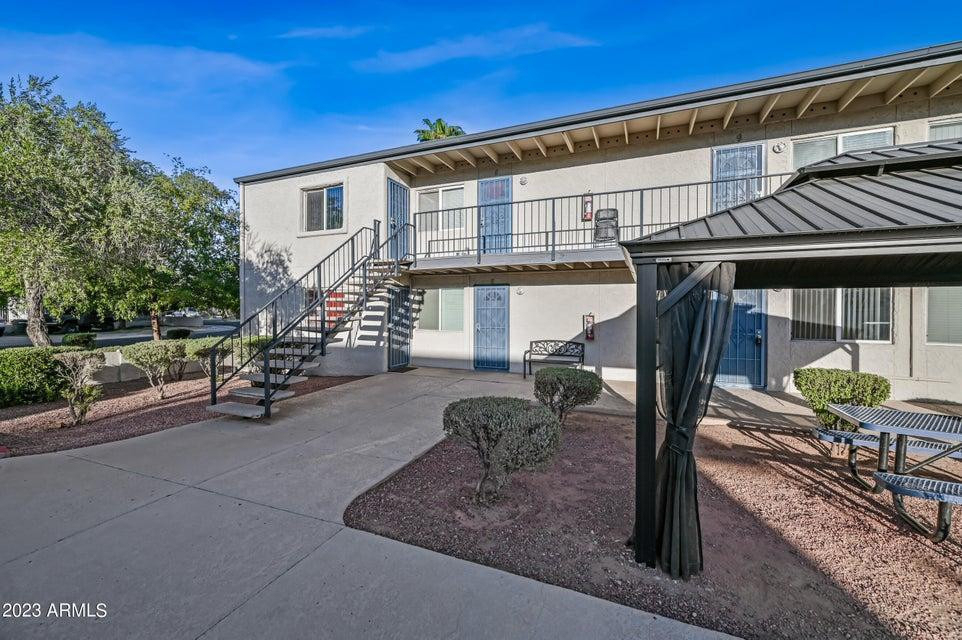 3141 E Cypress Street - Photo 0