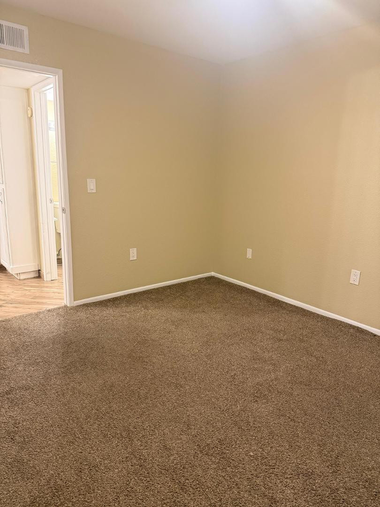 461 W Holmes Avenue - Photo 2