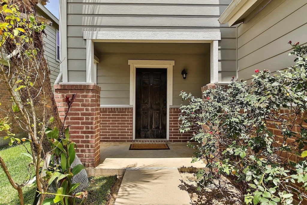 20738 Fair Castle Drive - Photo 3