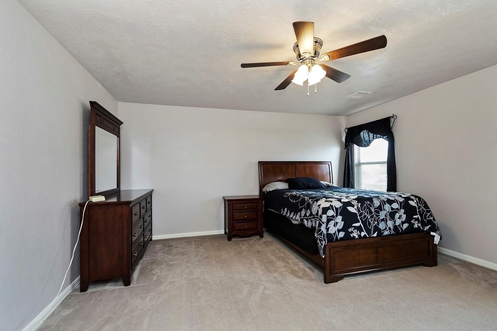 20738 Fair Castle Drive - Photo 32