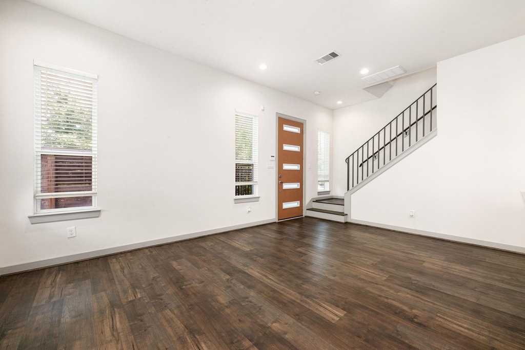 725 N Emile Street - Photo 9
